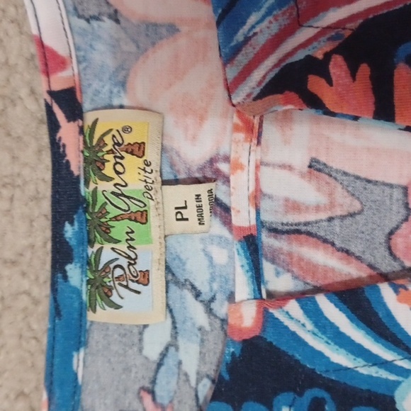 Palm Grove Petite Bell Sleeve Top - Picture 2 of 11